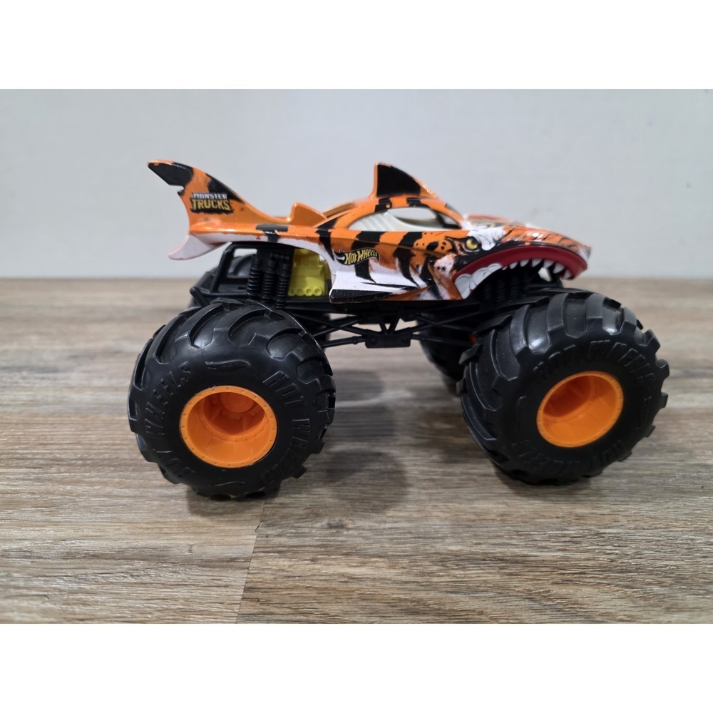 Hot Wheels Monster Jam Tiger Shark Orange Truck 1:24 Diecast 8"